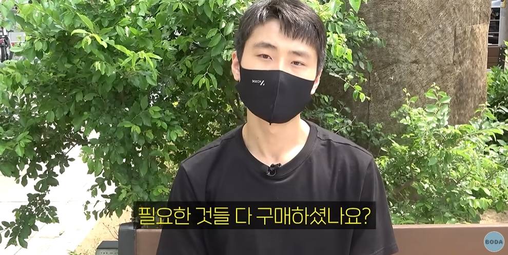 이마트에서 무제한 쇼핑해보는 북한군인 | 인스티즈