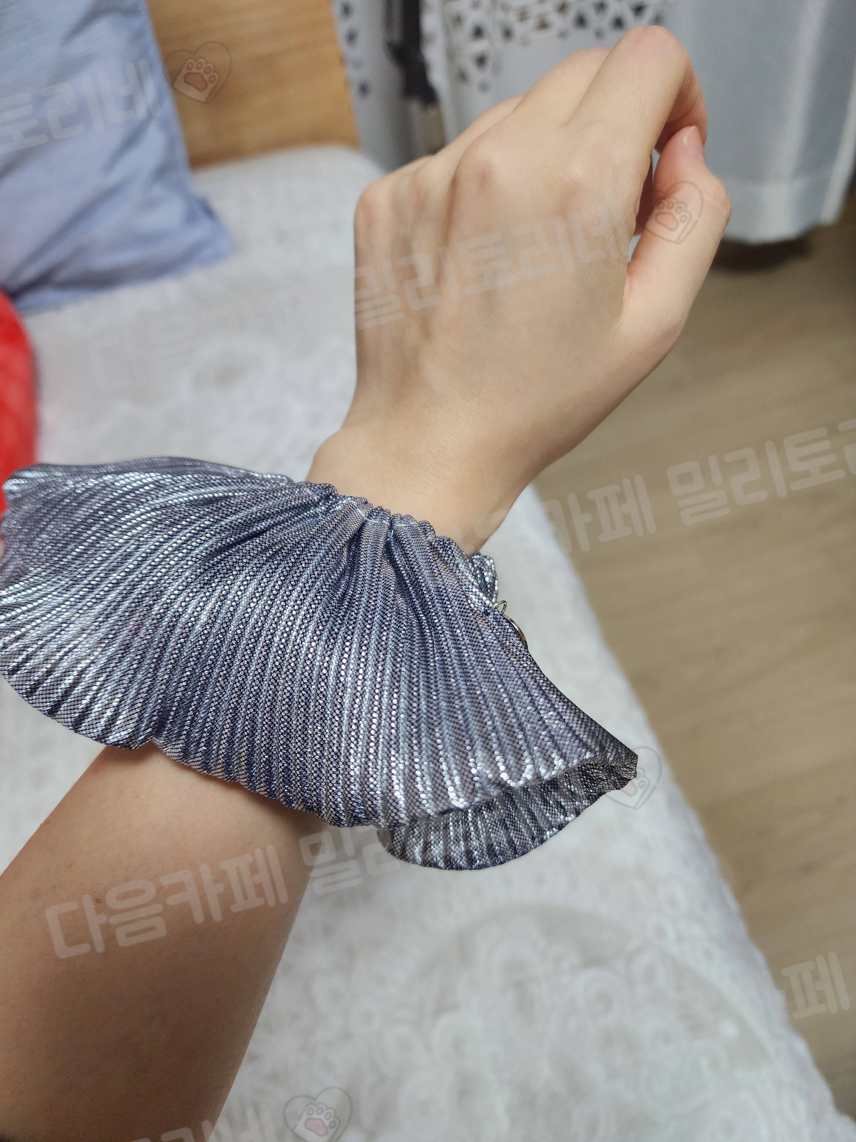 머리끈 좀 평범하게 만들지 | 인스티즈