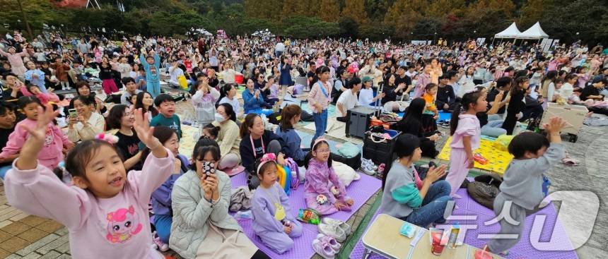 구미 라면축제, 아이들도 신났다…티니핑 콘서트로 2만명 몰려 | 인스티즈