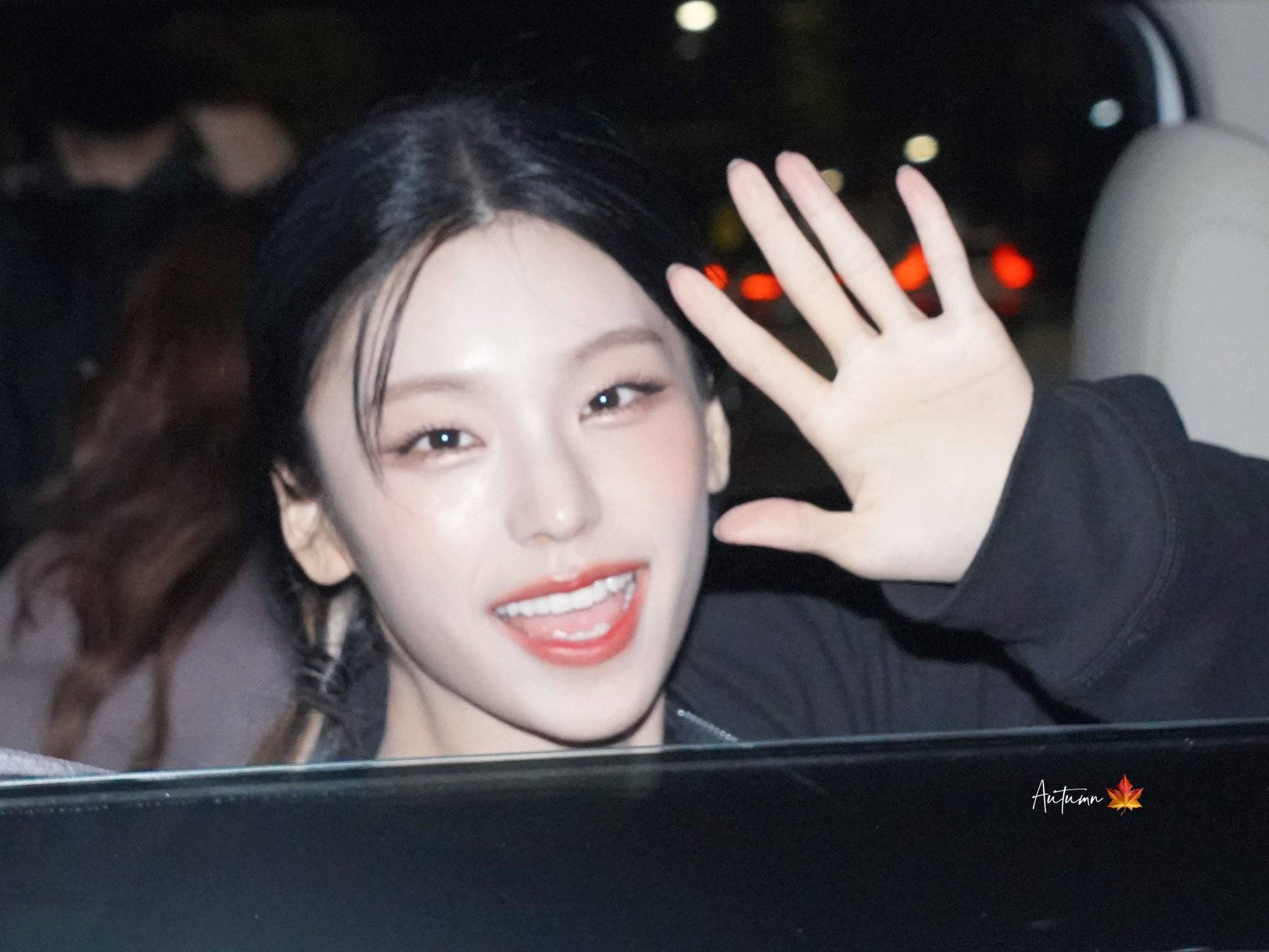 (스압)컴백한 최근 ITZY 예지 미모 .jpgif | 인스티즈