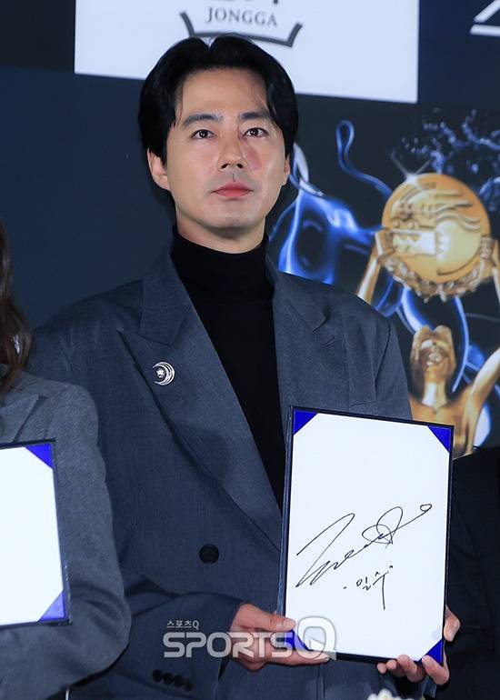 오늘자 비주얼 반응 좋은 조인성 | 인스티즈