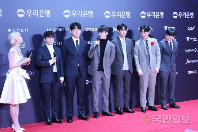 1년 중 정장 입은 롤 프로게이머짤이 가장 많이 나오는 날 | 인스티즈