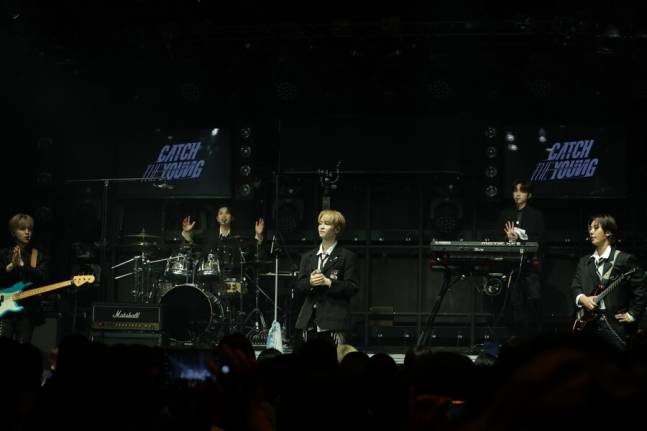 캐치더영, 데뷔 1주년 기념 콘서트 성공적 마무리 "팬들 덕분" | 인스티즈
