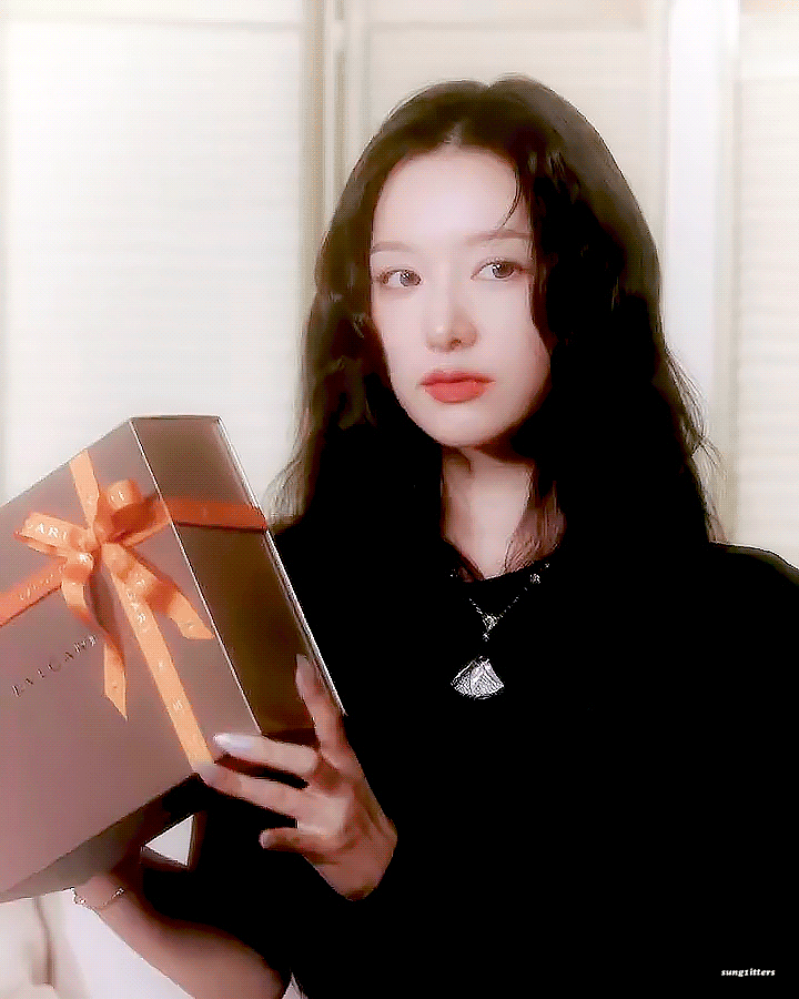 보그 코리아 김지원 X 불가리 퍼퓸 | 인스티즈
