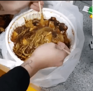 쟁반짜장 X 엽떡.gif | 인스티즈