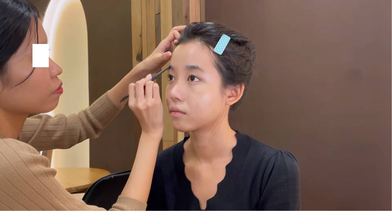 한국식 화장 처음해보는 21살 미얀마 시골 아가씨 | 인스티즈
