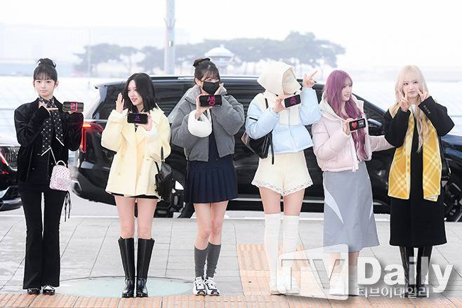 오늘자 리즈 생일 축하하는 아이브 일본 출국 기사사진.jpg | 인스티즈