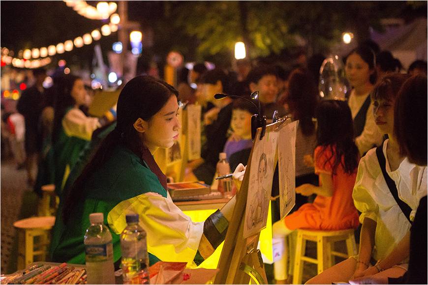 외국에 할로윈 있듯이 우리나라도 사극에 나오는것처럼 장터가서 축제 즐기고..twt | 인스티즈