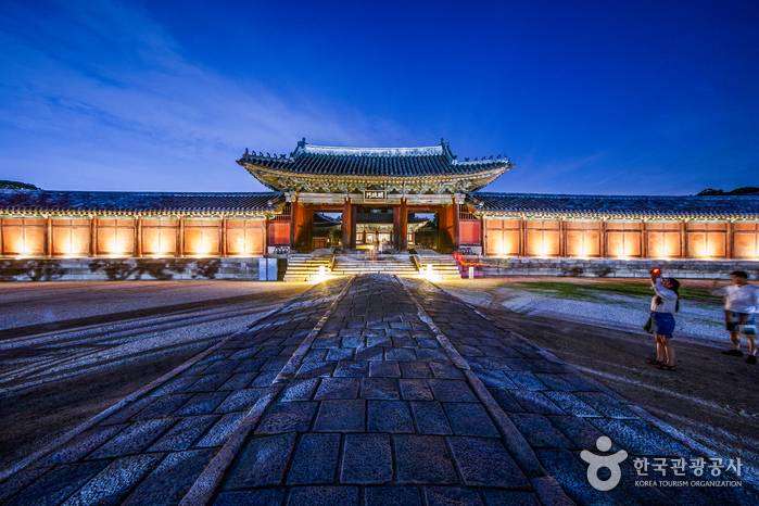 외국에 할로윈 있듯이 우리나라도 사극에 나오는것처럼 장터가서 축제 즐기고..twt | 인스티즈