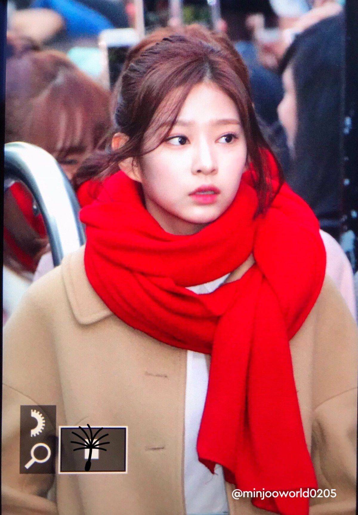 겨울이 되면 생각나는 빨간목도리.jpg | 인스티즈