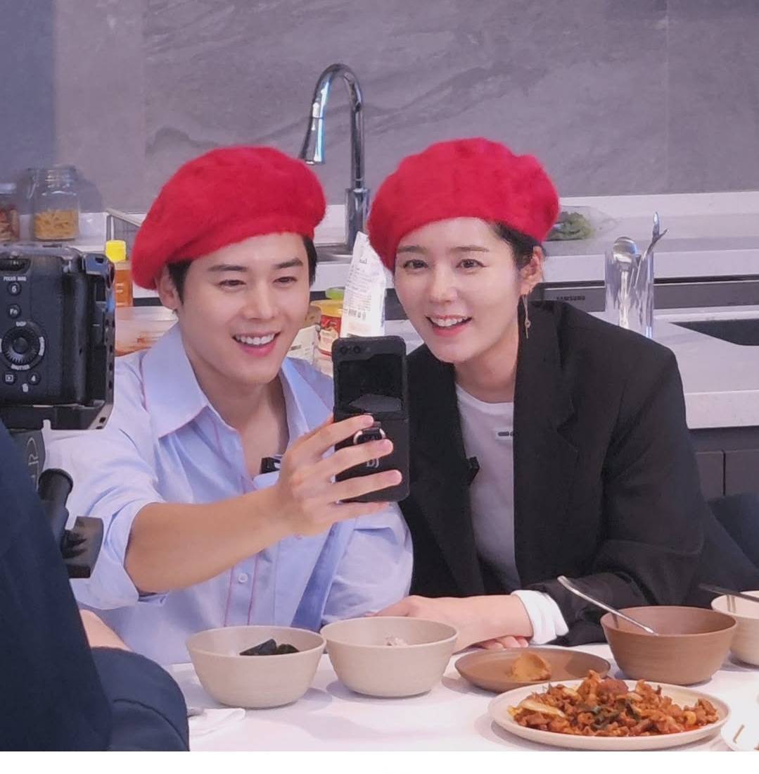 한가인 김동준 투샷 사진에 댓글 단 제국의 아이들 멤버들.jpg | 인스티즈
