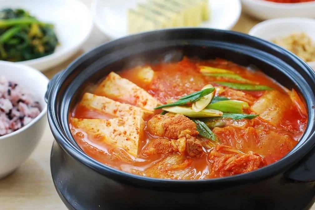 고기집에 갔는데 서비스 찌개 3개 중 하나를 골라야 한다면? | 인스티즈