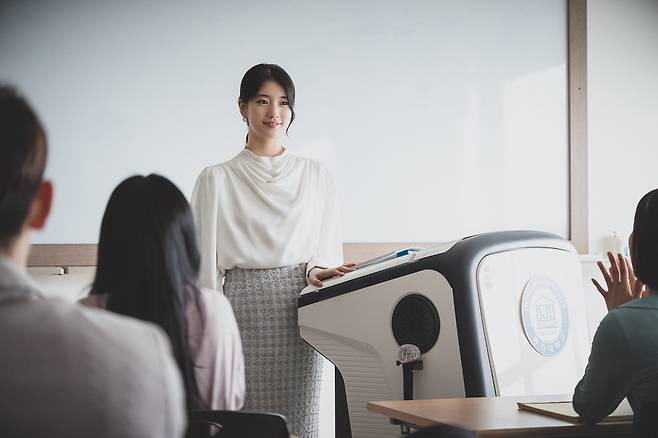 드라마 안나(수지)가 실존인물이라면 매장된다vs인플루언서 된다 | 인스티즈