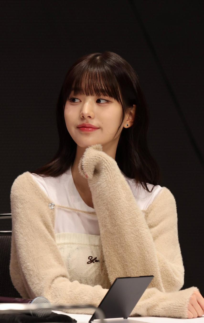 오늘도 이쁜 장원영씨 | 인스티즈
