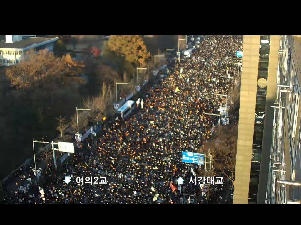 여의도에 모인 분들 따봉하세요 사진찍습니다 👍 | 인스티즈