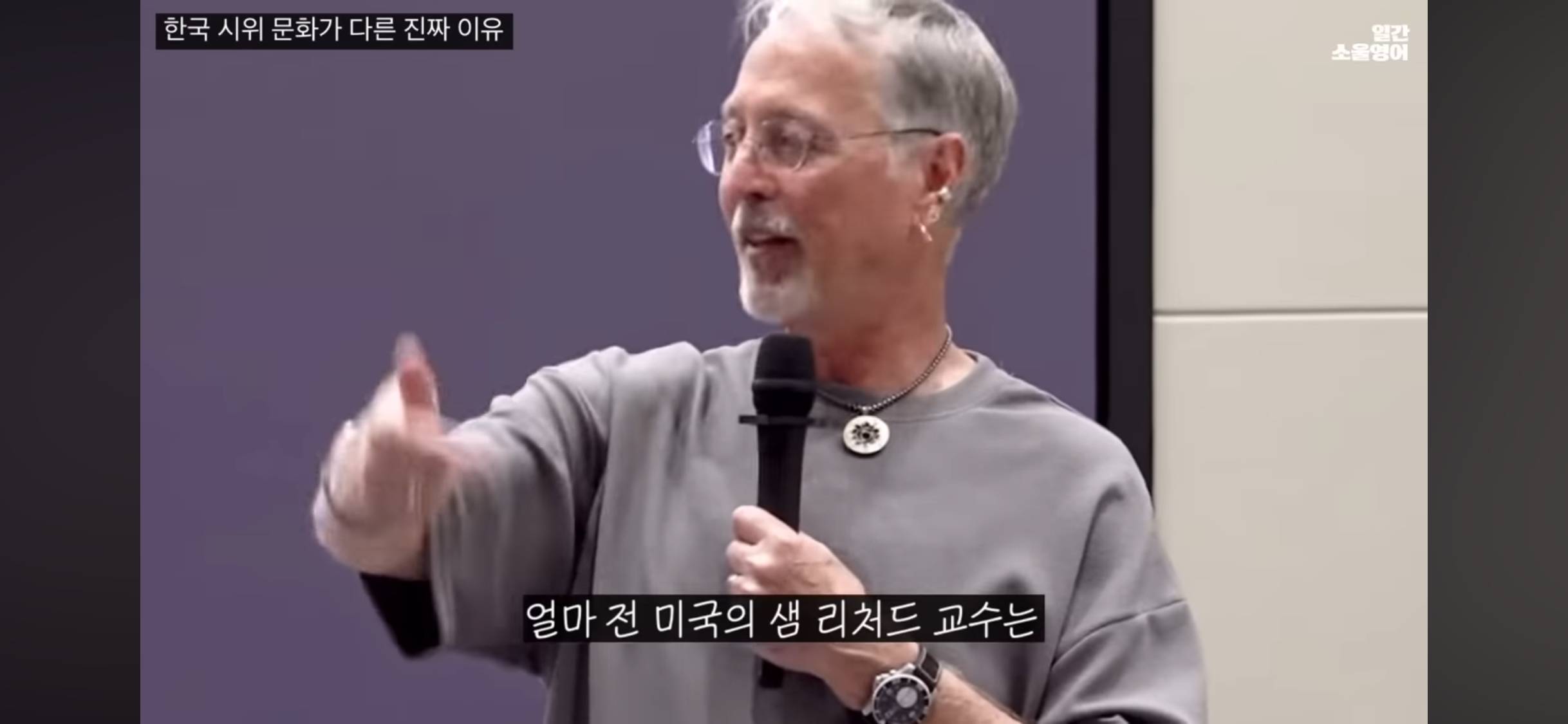 나라가 어두우면 집에서 가장 밝은 것을 들고 거리로 나오는 한국인들 | 인스티즈