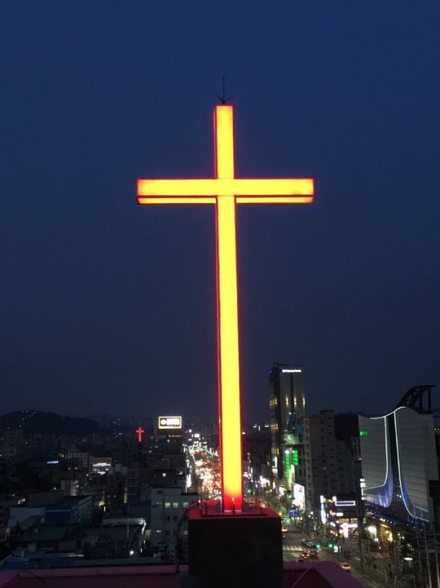 개신교 교회 십자가와 천주교 성당 십자가의 차이 | 인스티즈