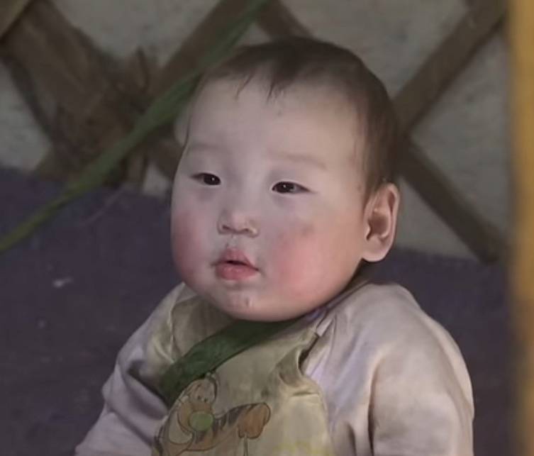 울지않고 엄마 기다리는 몽골 애기들...jpgif | 인스티즈