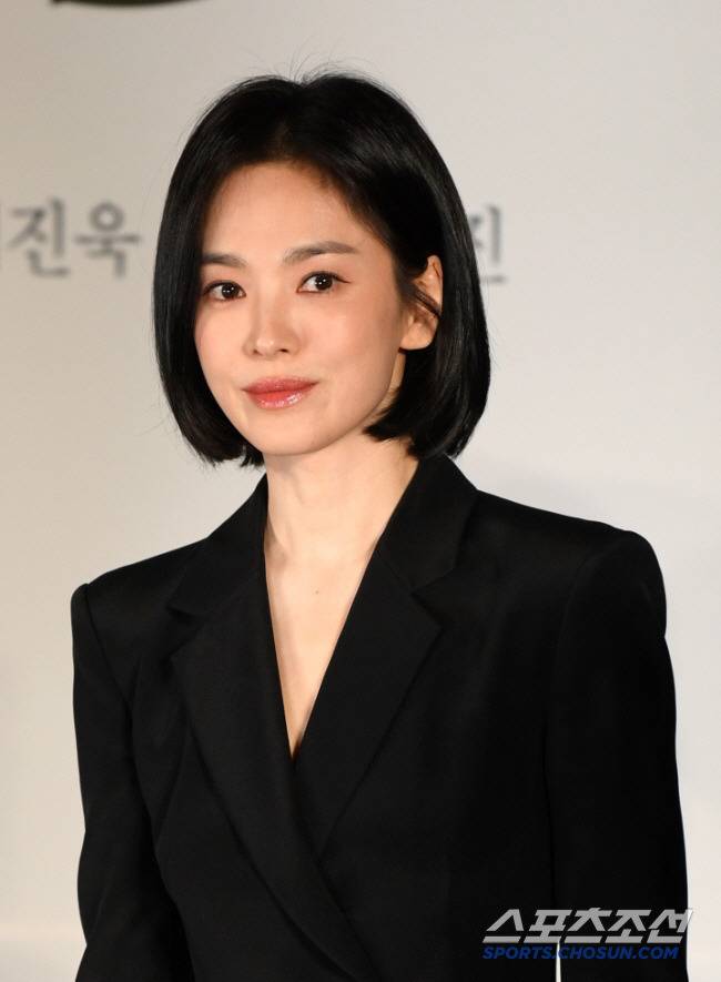 송혜교, 17년 만에 예능 '유퀴즈' 출연…"방송 날짜는 미정" [공식] | 인스티즈