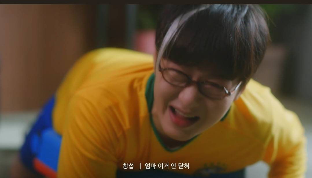 어딘가 많이 잘못된 브이로그.jpg | 인스티즈