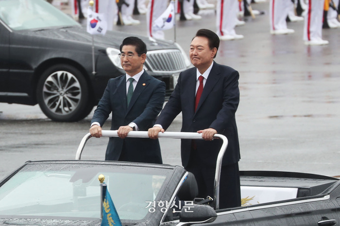 노은결 소령 폭로의 쟁점 (윤석열과 김용현, 군대의 사조직화) -제발 봐주라.... | 인스티즈