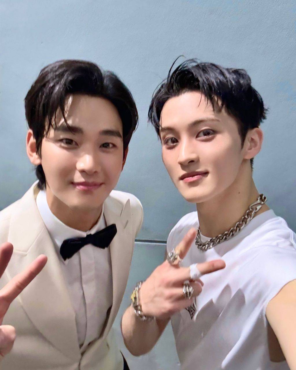 NCT 마크 X 배우 김수현 셀카 | 인스티즈