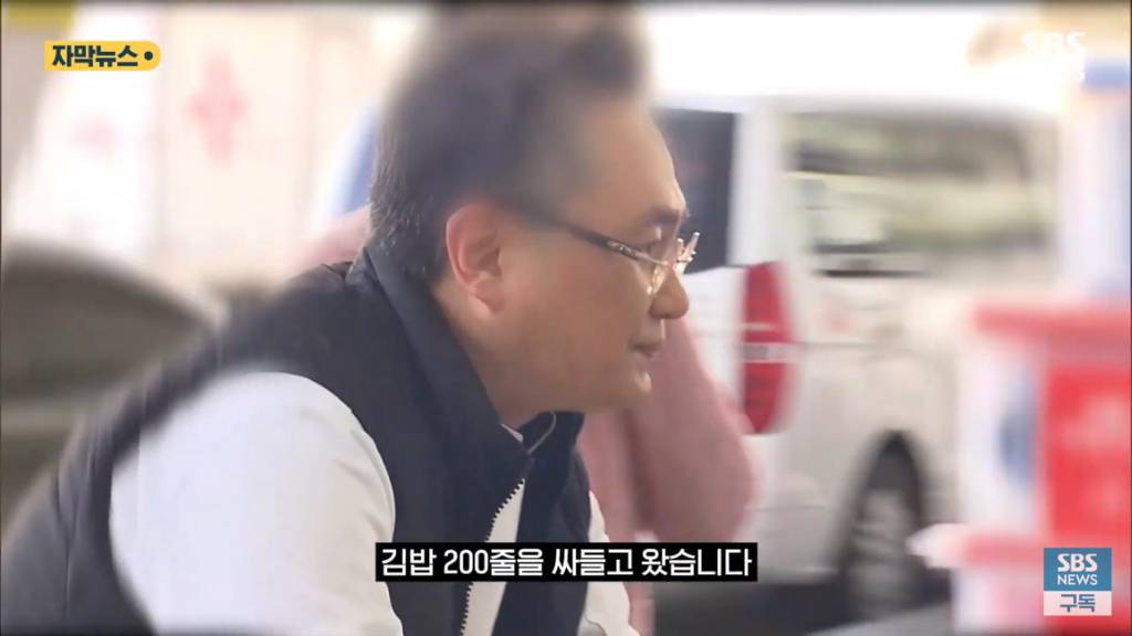 일하다가 김밥 200줄 싸서 무안공항으로 왔다는 안유성 명장 | 인스티즈