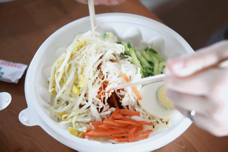새콤달콤매콤 쫄면 등장이요~🥗🎶🎶🎶🎶 | 인스티즈