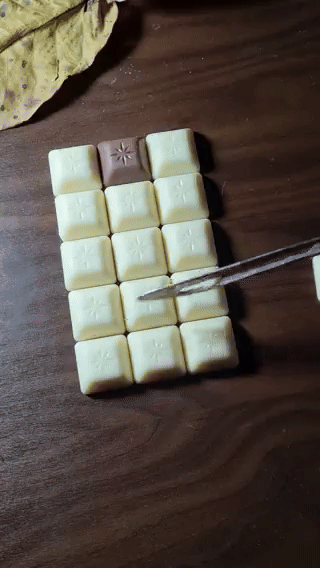초콜릿 하나 사서 무한대로 먹는 방법.gif | 인스티즈
