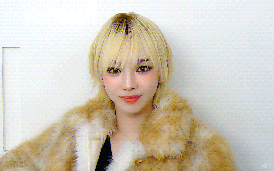 헤어 스타일로 외모 너프당한 카리나.gif | 인스티즈