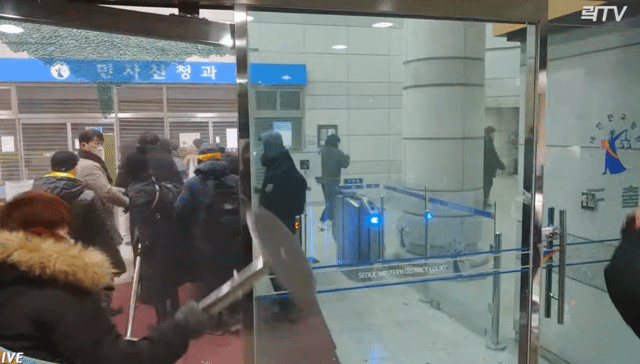 서부지법 폭도가 애국자라 눈물난다는 전한길 | 인스티즈