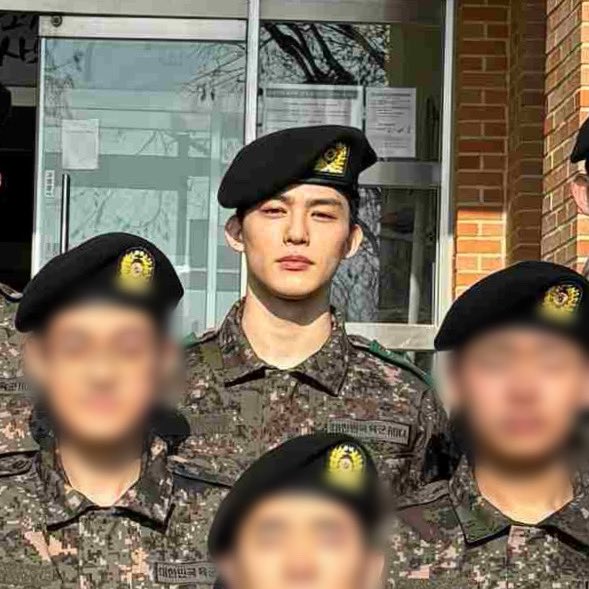 팀 해체후 바로 입대한 00년생 아이돌 | 인스티즈