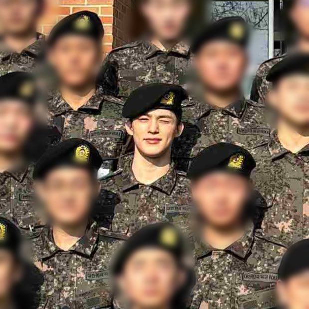 팀 해체후 바로 입대한 00년생 아이돌 | 인스티즈