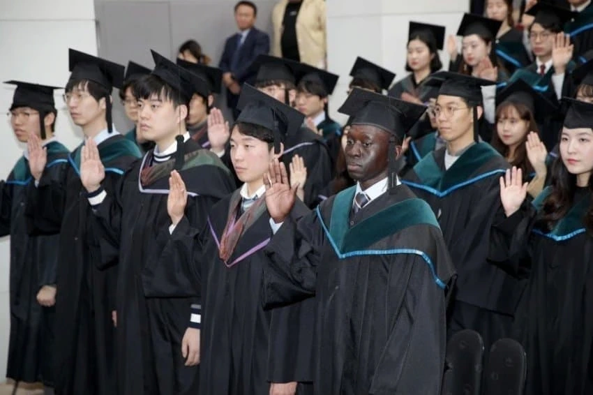 한국에서 의대를 졸업한 아프리카인 | 인스티즈