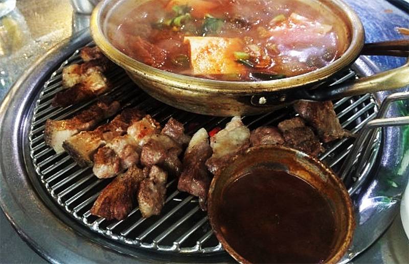 제주도의 한 아주 유명한 흑돼지삼겹살집 | 인스티즈