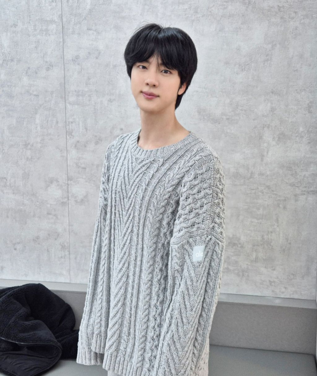 방탄소년단 진 위버스+인스타 사진 업뎃 | 인스티즈