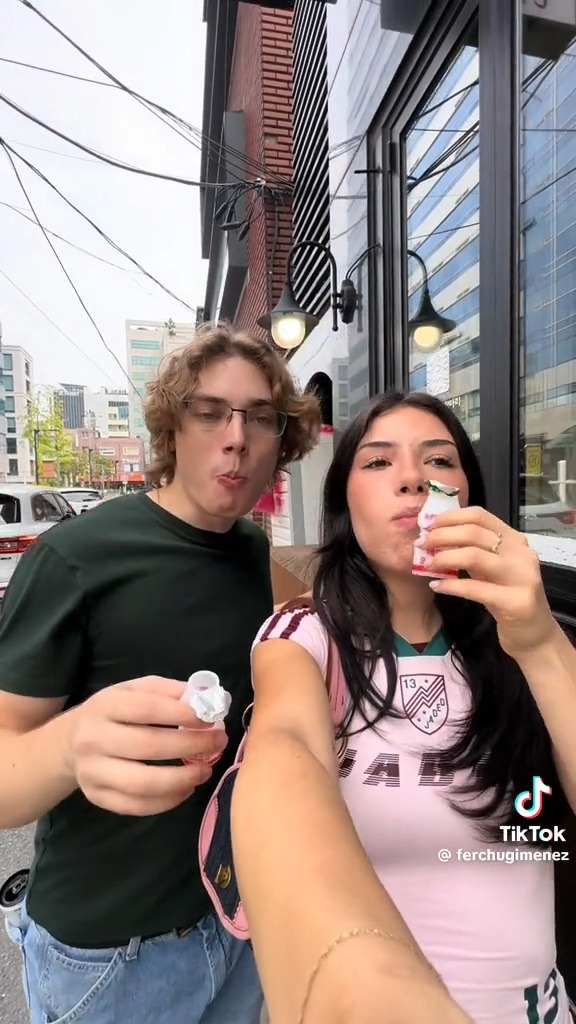 한국여행와서 야무지게 먹고간 900만 팔로워 틱톡커 .JPG | 인스티즈