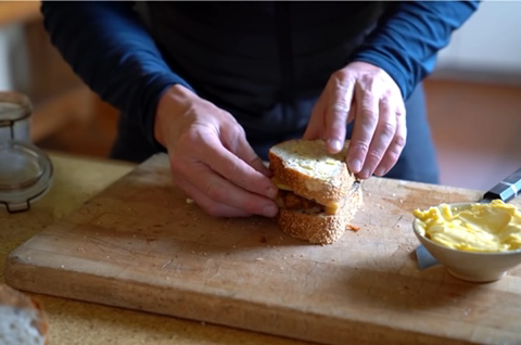 별안간 치즈샌드위치에 김치 넣는 고든램지 | 인스티즈
