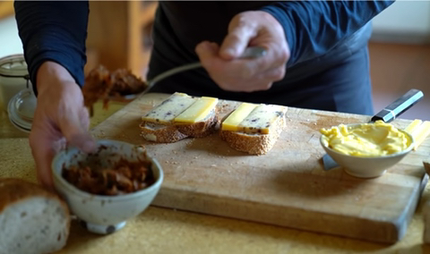 별안간 치즈샌드위치에 김치 넣는 고든램지 | 인스티즈