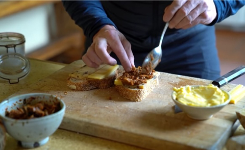 별안간 치즈샌드위치에 김치 넣는 고든램지 | 인스티즈