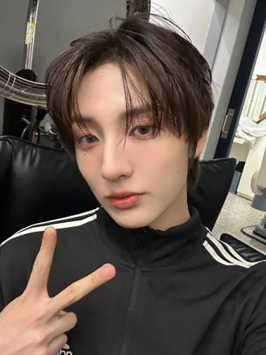 멤버들마다 비주얼 개성이 뚜렷한 아이돌...jpg | 인스티즈