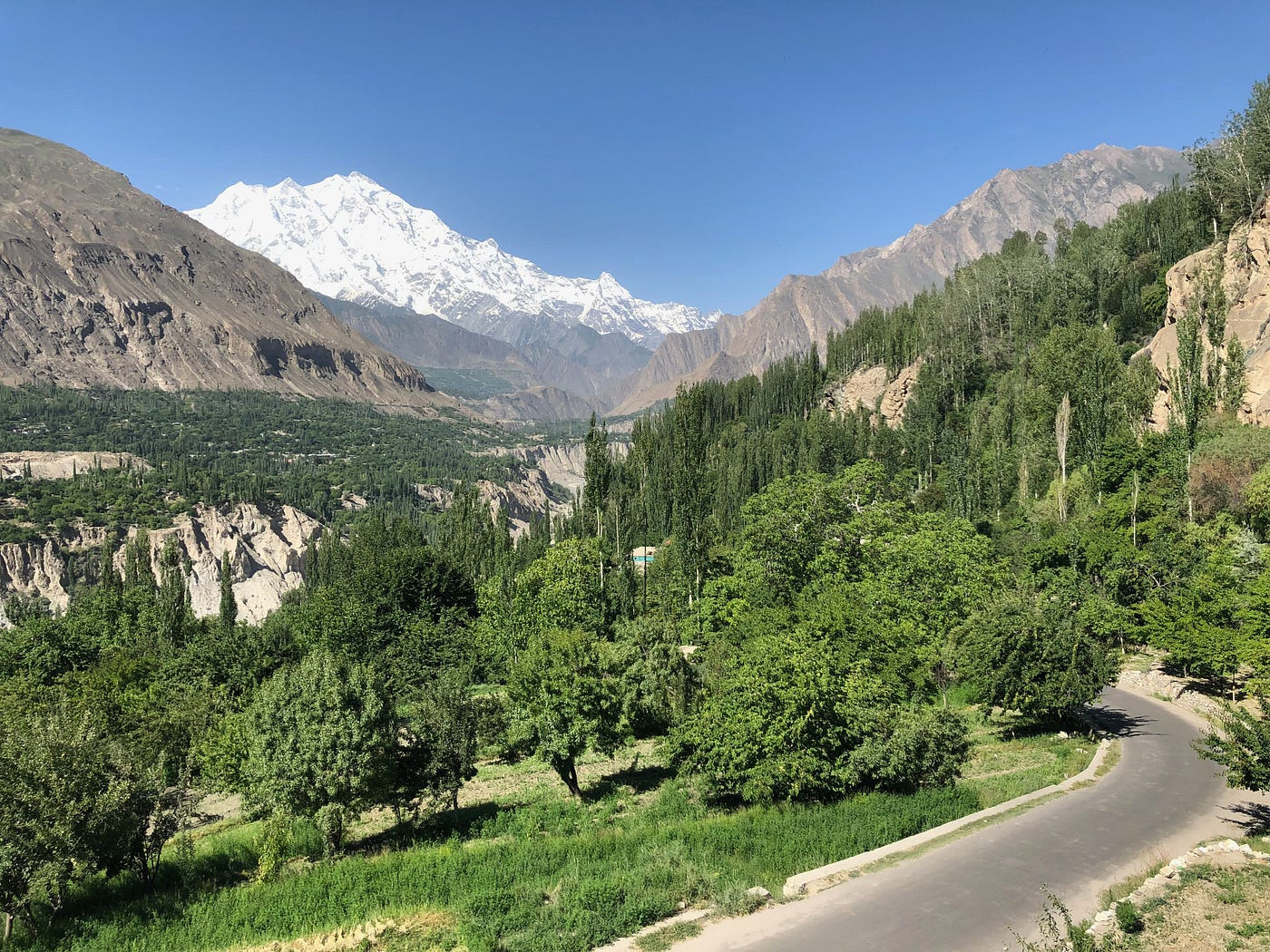 여행자들의 블랙홀이라 불리는 파키스탄 마을.jpg | 인스티즈