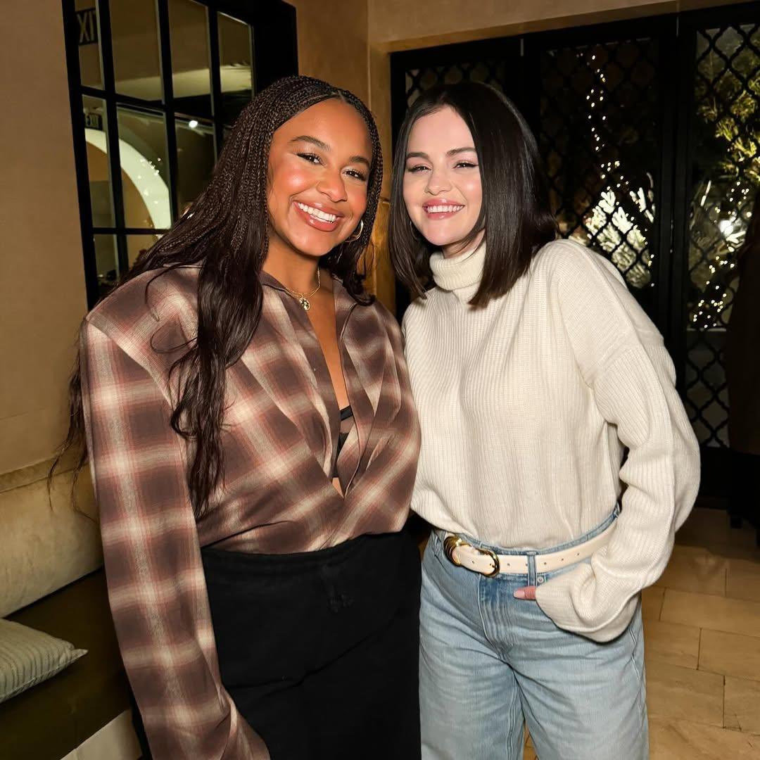 착붙이라는 셀레나 고메즈 최근 스타일링.jpg | 인스티즈