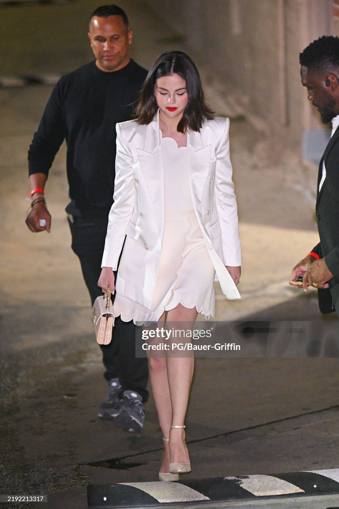 착붙이라는 셀레나 고메즈 최근 스타일링.jpg | 인스티즈