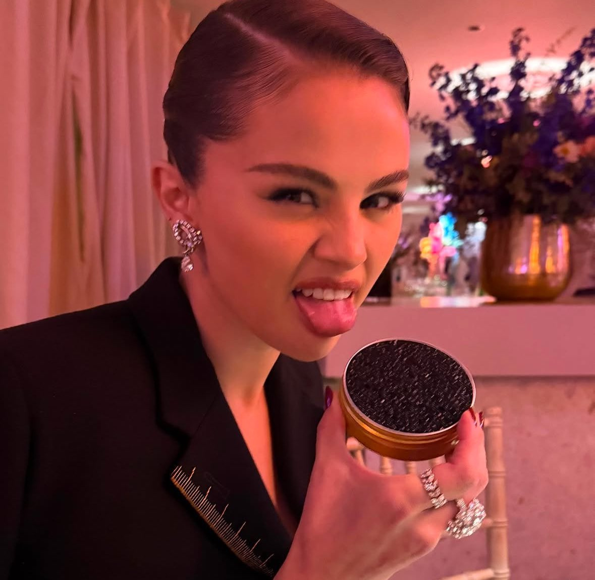 착붙이라는 셀레나 고메즈 최근 스타일링.jpg | 인스티즈