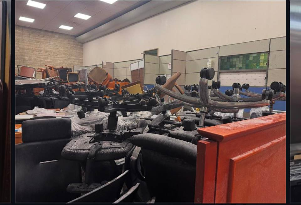 PD수첩에서 공개된 비상계엄 당시 급박했던 국회 내부 상황.X | 인스티즈