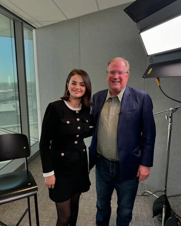 착붙이라는 셀레나 고메즈 최근 스타일링.jpg | 인스티즈