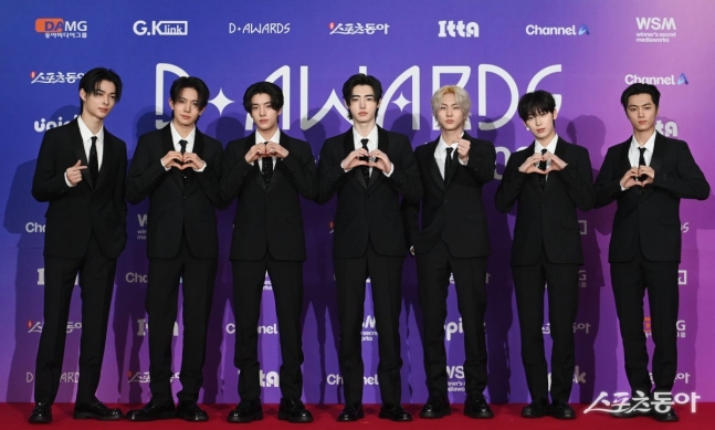 어제 데뷔 후 5년만에 첫 대상 탔다는 아이돌 | 인스티즈