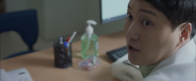 [슬기로운 의사생활] 얼죽아인 상사에게 뜨아주고 엿맥였습니다 ㅋ | 인스티즈