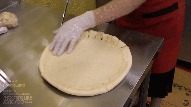 피자스쿨 직화홀릭 바이트가 만들어지는 과정.gif | 인스티즈